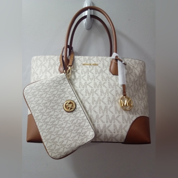 ✨ Host Pick ✨Michael Kors, NWT, Jet Set, Women's, Crossbody Bag